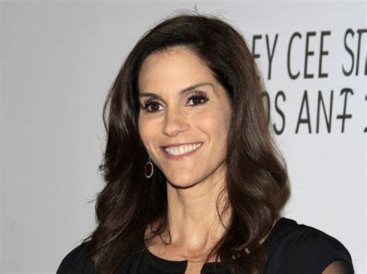 Captivating Moments: A Picture Of Jami Gertz