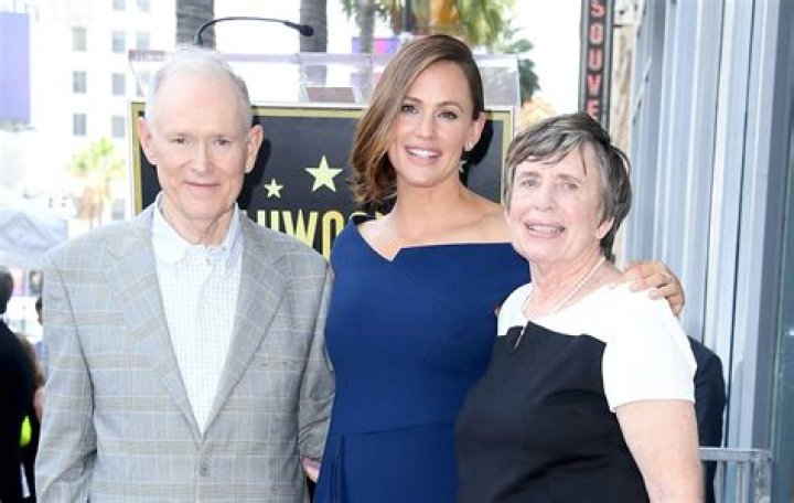 Unveiling The Inspiring Story Of Jennifer Garner's Father