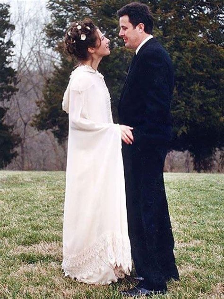 Unveiling The Surprises Behind "Who Is Amy Grant Married To"